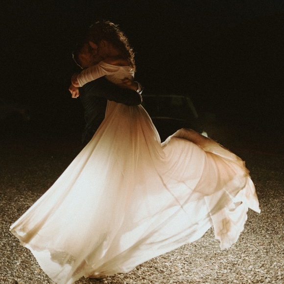 Meet your Poshers, Sam & Calise - Picture 1 of 1